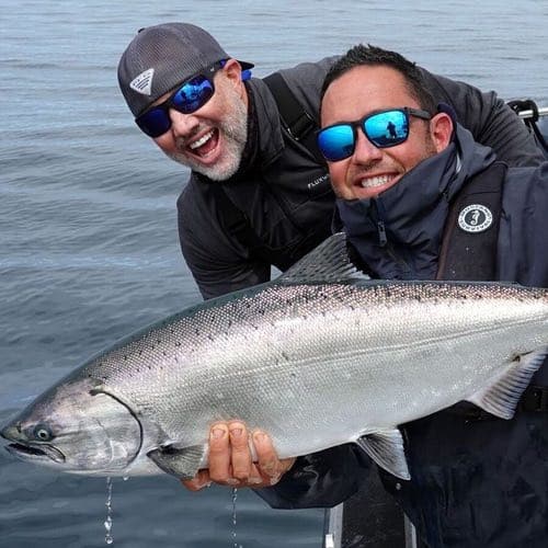 http://chromersportfishing.com/wp-content/uploads/2018/11/BC-Salmon-fishing-lodges.jpg